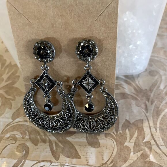 Victorian Inspired Drop Dangle Earrings Silver Tone w/ Clear & Black Crystals 3” - Picture 4 of 4